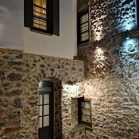 Riverbed Traditional Guest house *