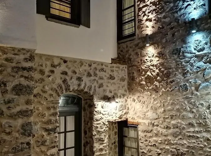 Riverbed Traditional Pensionat 3*